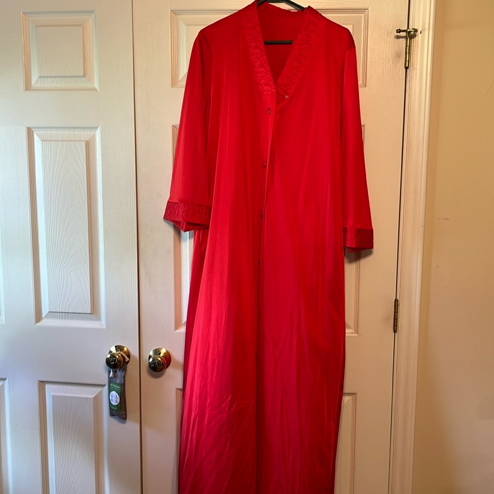 Two piece long Robe Set Button up with pocket Size Small, New - Picture 3 of 6